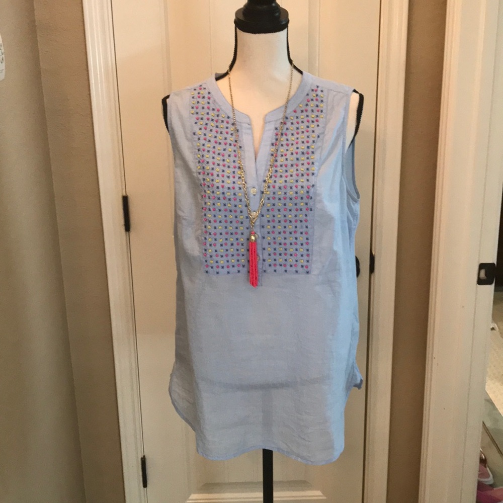 Sleeveless, light-weight, Talbots cotton top. (L)
